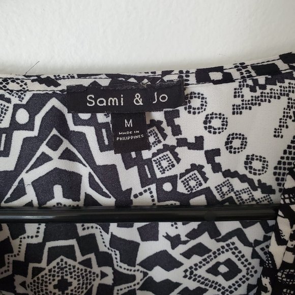 Patterned Blouse - Picture 2 of 3